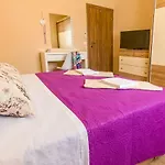 Maja With Private Pool Apartament *