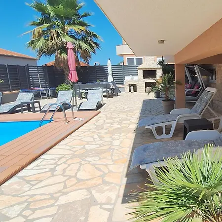 Apartment Maja With Private Pool Sveti Petar (Zadar)
