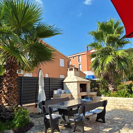 Apartment Maja With Private Pool