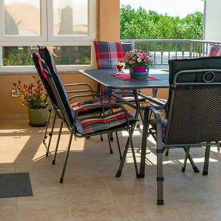 Apartman Maja With Private Pool Sveti Petar (Zadar)