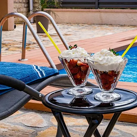 דירה Maja With Private Pool