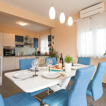 דירה Maja With Private Pool *