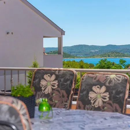 Apartman Maja With Private Pool