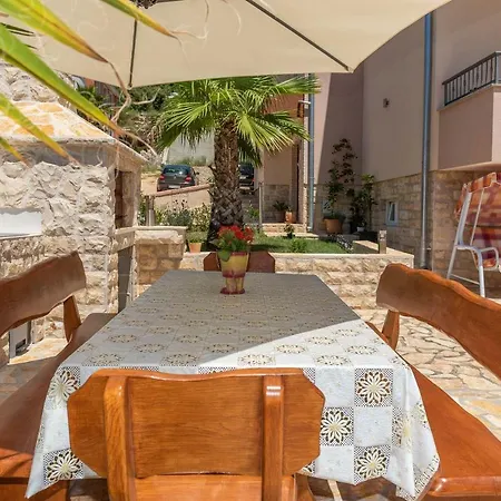 Maja With Private Pool דירה סבטי פטר