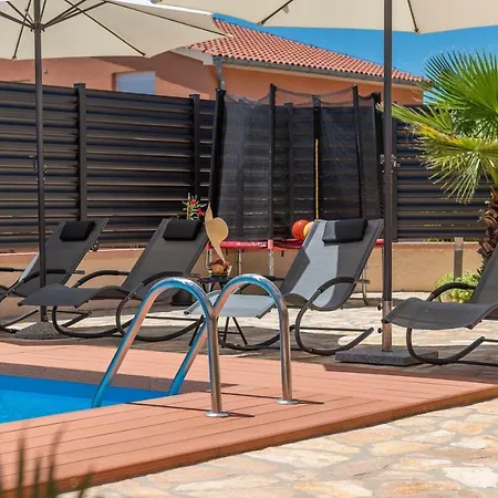 Maja With Private Pool סבטי פטר