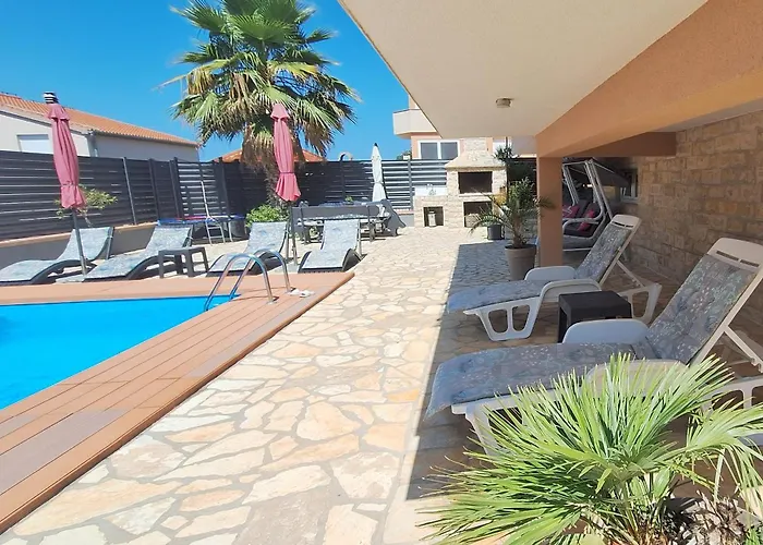 Apartment Maja With Private Pool Sveti Petar (Zadar)