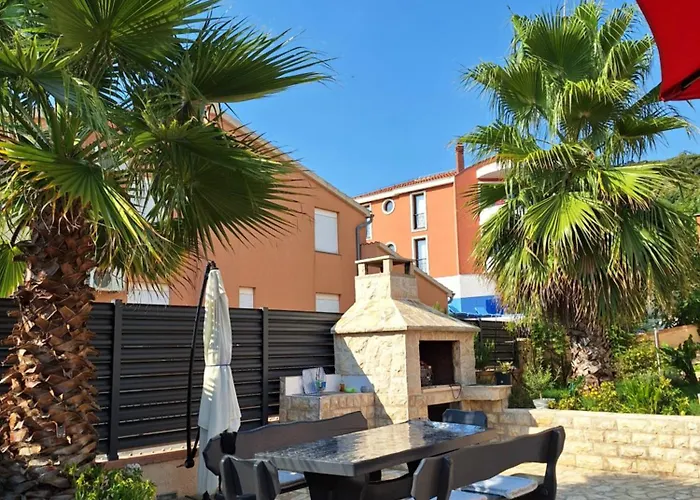 Appartamento Maja With Private Pool