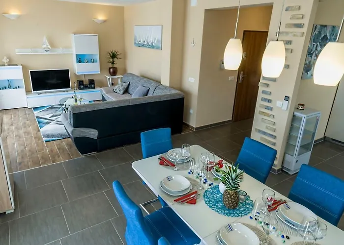 Maja With Private Pool Apartment *