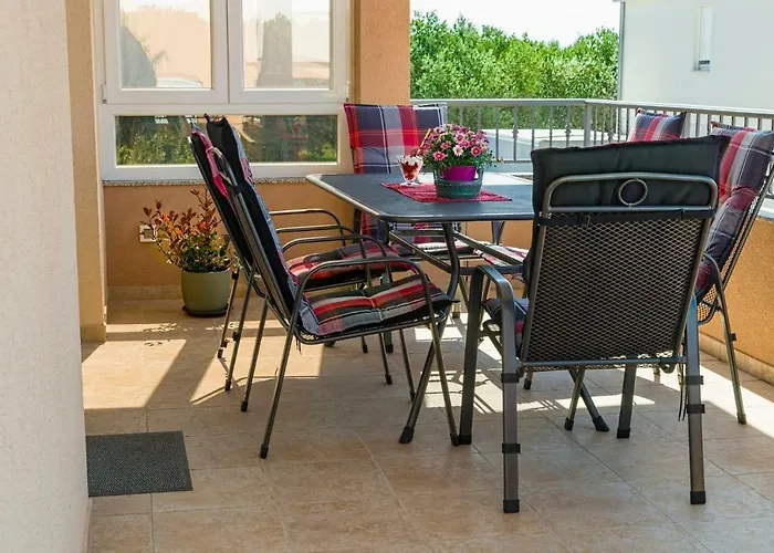 Apartment Maja With Private Pool Sveti Petar (Zadar)