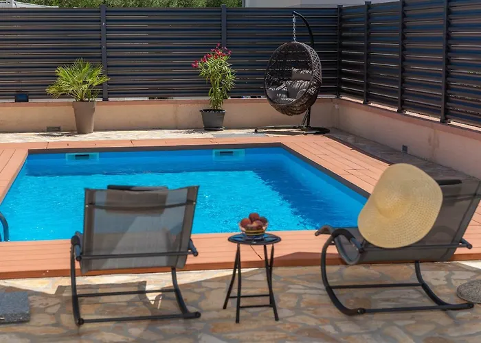 Apartment Maja With Private Pool Sveti Petar (Zadar)